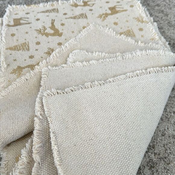 4 Nicole Miller Home Christmas Reindeer Placemats Beige Gold (4) - Picture 3 of 5
